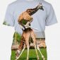 Camiseta para hombre con jirafa saltando encima de otra